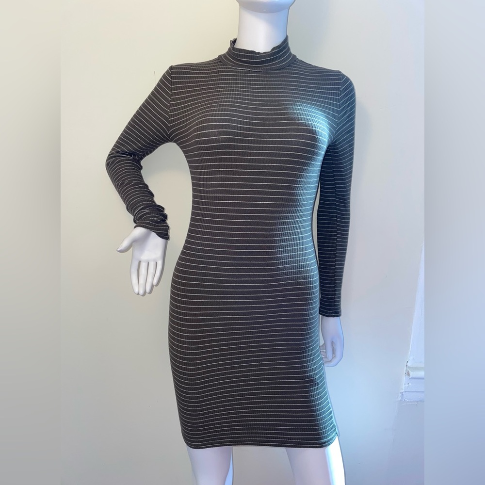 Forever 21 MIDI Long Sleeve Dress Slight Turtleneck Olive Green White Stripes